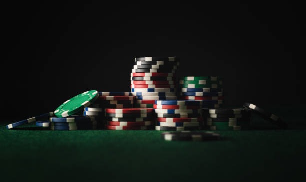 Texas Hold'em community cards and betting interface at hongkongpools